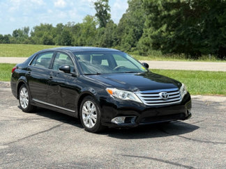 Used 2011 Toyota Avalon Limited image 1