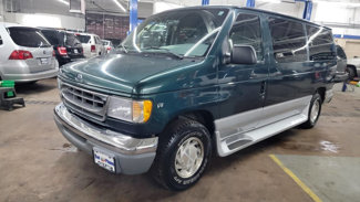 Used 2000 Ford E-150 and Econoline 150 Wagon image 1