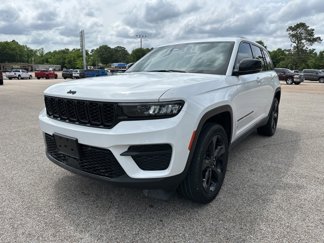 Used 2022 Jeep Grand Cherokee Altitude image 1