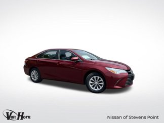 Used 2015 Toyota Camry LE image 1