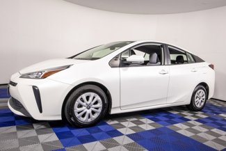 Used 2019 Toyota Prius L Eco image 1