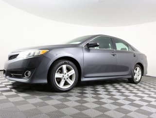 Used 2014 Toyota Camry SE image 1