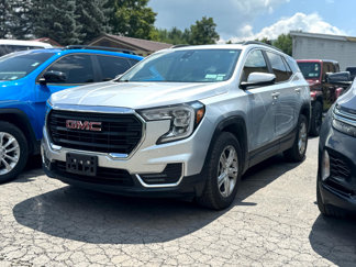 Used 2022 GMC Terrain SLE image 1