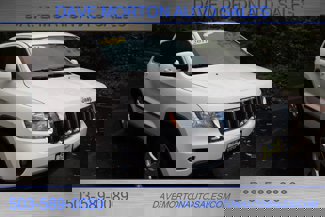 Used 2011 Jeep Grand Cherokee Laredo image 1