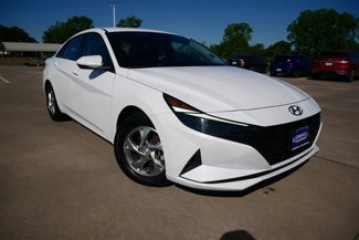 Used 2021 Hyundai Elantra SE image 1