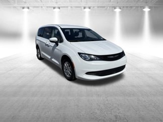 Used 2022 Chrysler Voyager LX image 1
