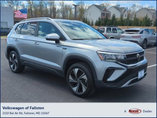 Used 2024 Volkswagen Taos SE image 1