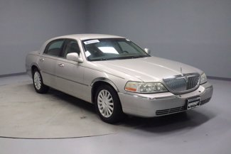 Used 2003 Lincoln Town Car Signature image 1