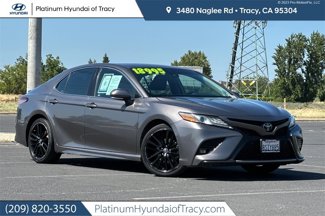 Used 2018 Toyota Camry XSE image 1