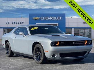 Used 2021 Dodge Challenger SXT w/ Driver Convenience Group image 1