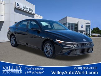 Used 2024 Hyundai Elantra SEL image 1