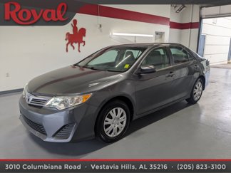 Used 2012 Toyota Camry L image 1