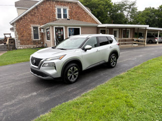 Used 2023 Nissan Rogue SV image 1