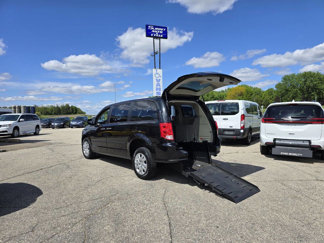 Used 2015 Dodge Grand Caravan American Value Package w/ UConnect Hands-Free Group image 1