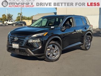 Used 2024 Nissan Rogue SV image 1