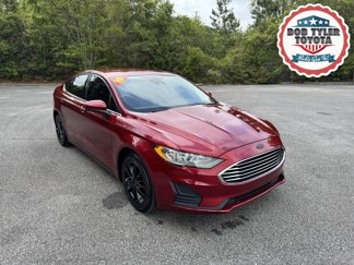 Used 2019 Ford Fusion SE image 1