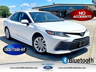Used 2022 Toyota Camry LE image 1