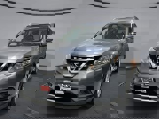 Used 2015 Nissan Rogue SV image 1