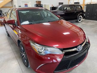 Used 2015 Toyota Camry XSE image 1