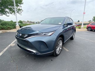 Used 2022 Toyota Venza XLE image 1
