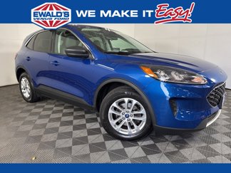Used 2022 Ford Escape SE w/ Cold Weather Package image 1