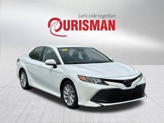 Used 2019 Toyota Camry LE image 1