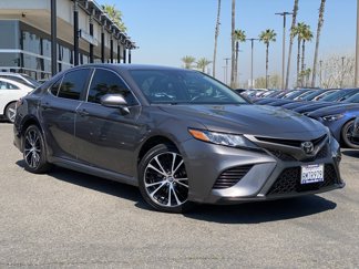 Used 2019 Toyota Camry L image 1