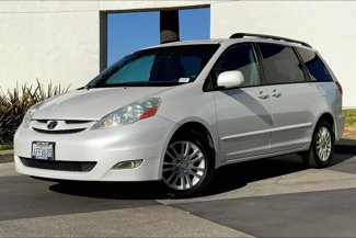 Used 2008 Toyota Sienna XLE Limited image 1