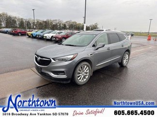 Used 2018 Buick Enclave Essence image 1