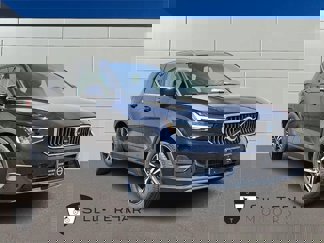 Certified 2025 Volvo XC40 B5 Core image 1