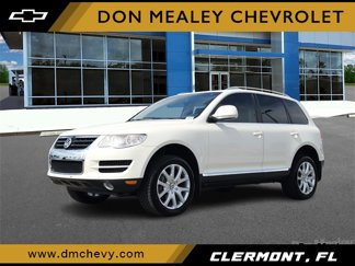 Used 2010 Volkswagen Touareg TDI image 1