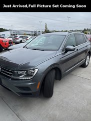 Used 2018 Volkswagen Tiguan SE w/ Panoramic Sunroof Package image 1