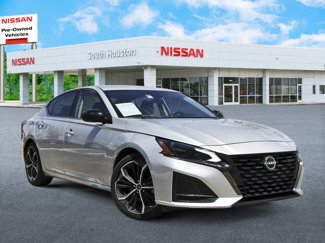 Used 2024 Nissan Altima 2.5 SR image 1
