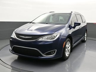 Used 2017 Chrysler Pacifica Touring-L Plus w/ Tire & Wheel Group image 1