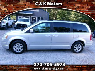 Used 2010 Chrysler Town & Country Touring image 1