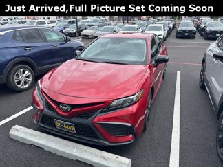 Used 2021 Toyota Camry SE image 1