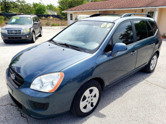Used 2009 Kia Rondo LX image 1