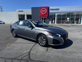Used 2024 Nissan Altima 2.5 SV image 1