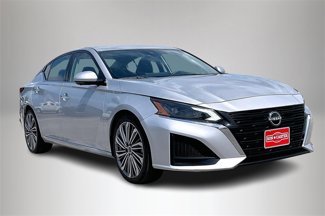 Used 2023 Nissan Altima 2.5 SL image 1