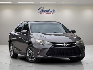 Used 2016 Toyota Camry SE image 1