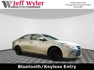Used 2017 Toyota Camry LE image 1