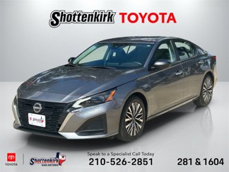 Used 2024 Nissan Altima 2.5 SV image 1