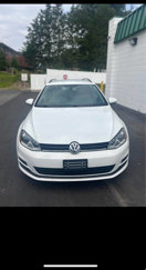 Used 2015 Volkswagen Golf S image 1