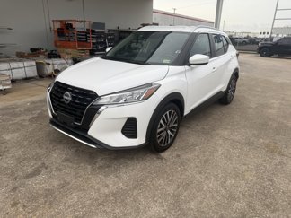 Used 2022 Nissan Kicks SV image 1