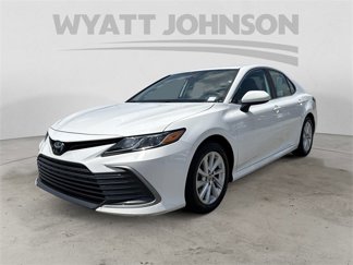 Used 2023 Toyota Camry LE image 1