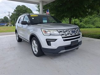 Used 2018 Ford Explorer XLT image 1