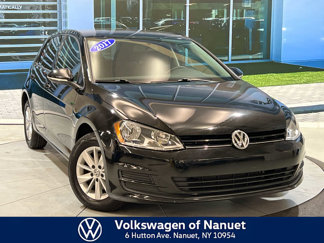 Used 2017 Volkswagen Golf S image 1