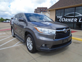 Used 2016 Toyota Highlander XLE image 1