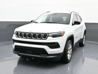 Used 2024 Jeep Compass Latitude image 1