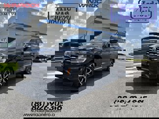 Used 2021 Volkswagen Tiguan SE w/ Panoramic Sunroof Package image 1